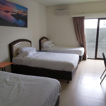 Hotel Larensia Labuan Bajo Room photo