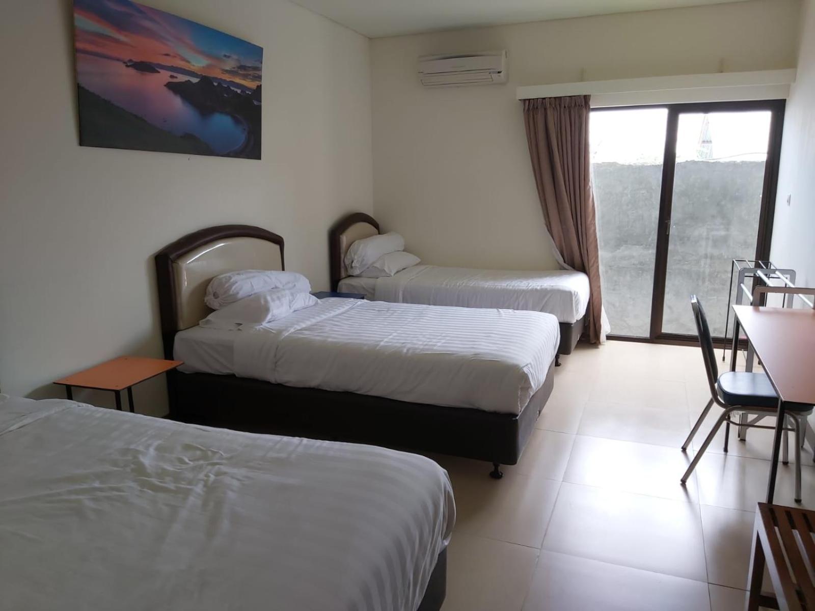 Hotel Larensia Labuan Bajo Room photo